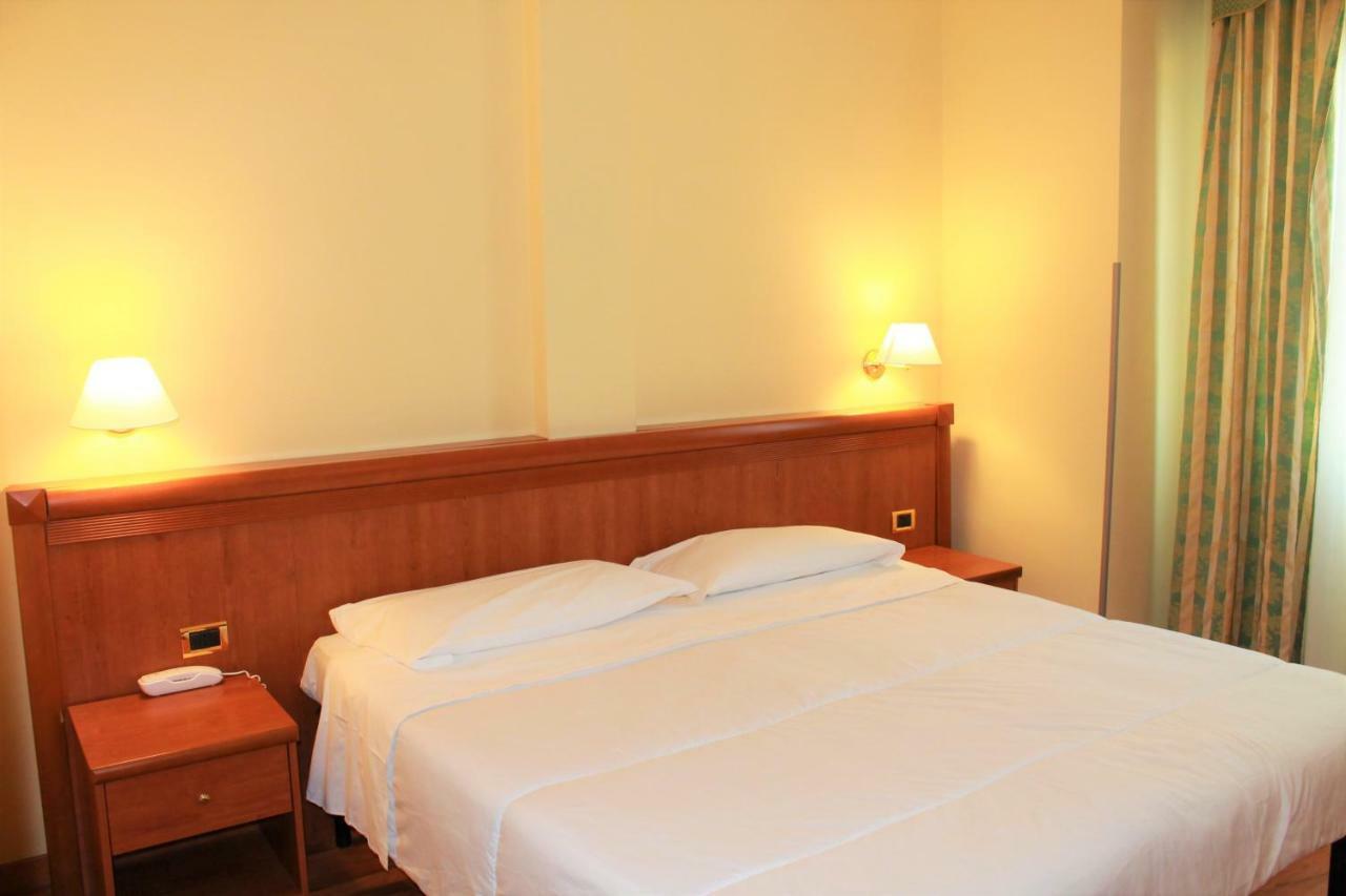 Hotel Santa Lucia Bastia Umbra Exterior foto